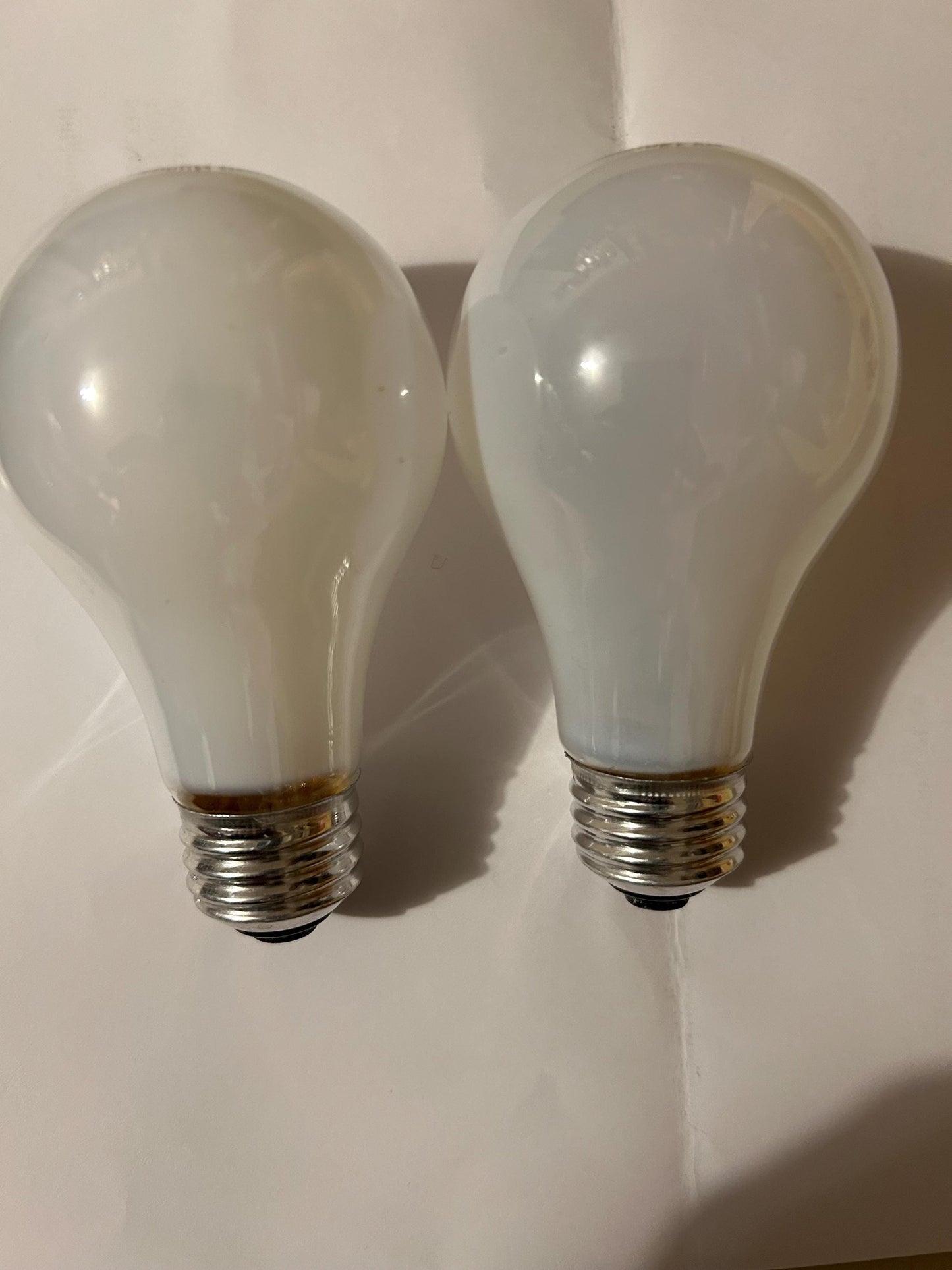 GE Soft White Light Bulbs 40W A19 E26 - 4 Pack