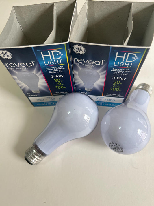 GE Reveal - A21 - 3 Way Light Bulbs - 30/70/100w - 2 Packs of Old Style Bulbs