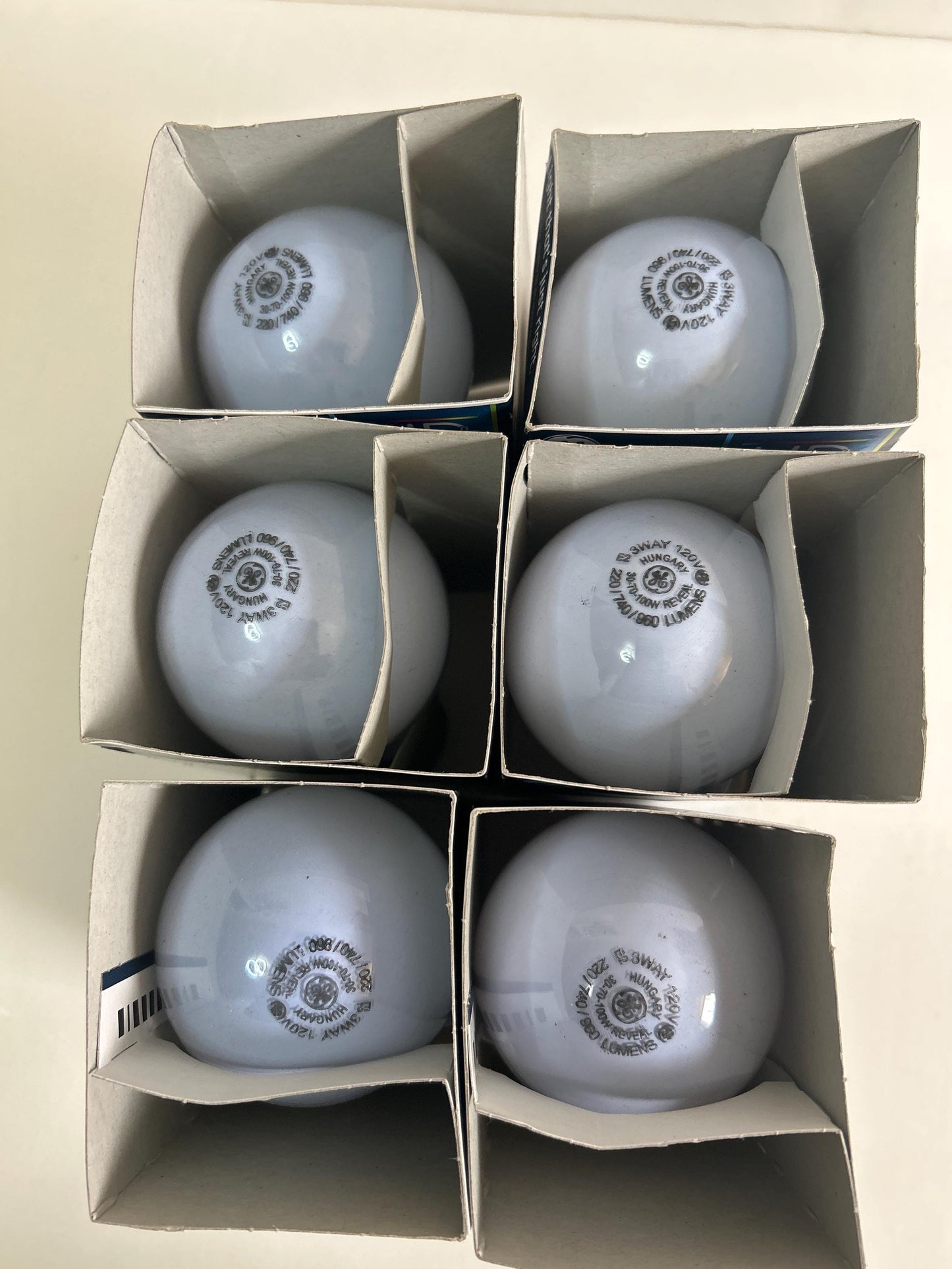 GE Reveal A21 Light Bulbs: 3-Way, Old Style, 30/70/100W (Case of 12)