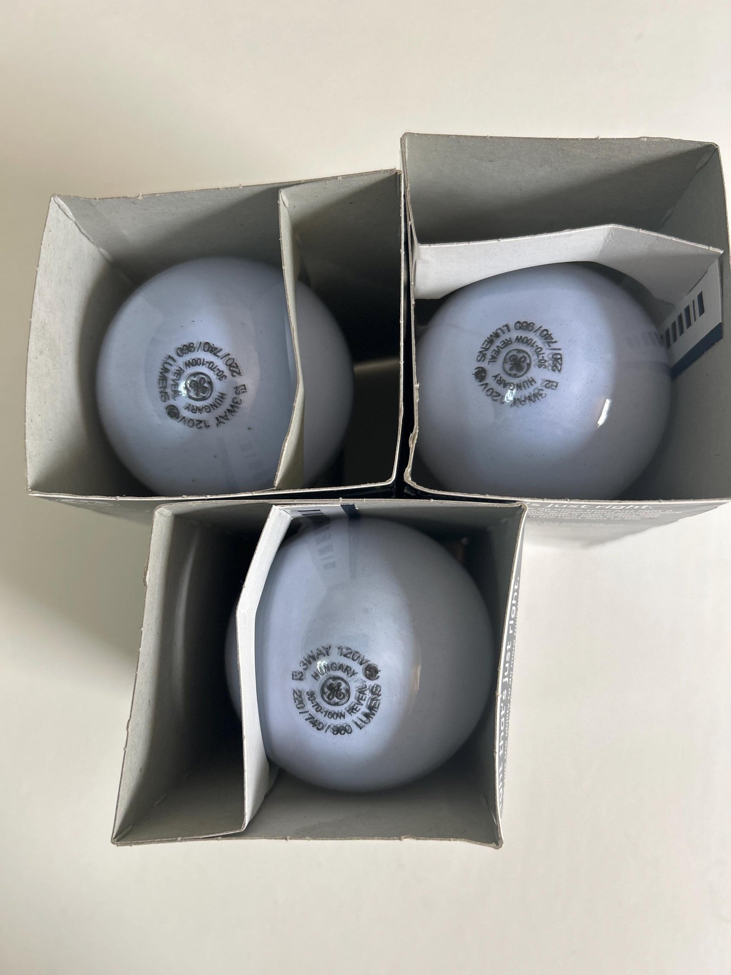 GE Reveal A21 Light Bulbs: 3-Way 30/70/100W, 3-Pack