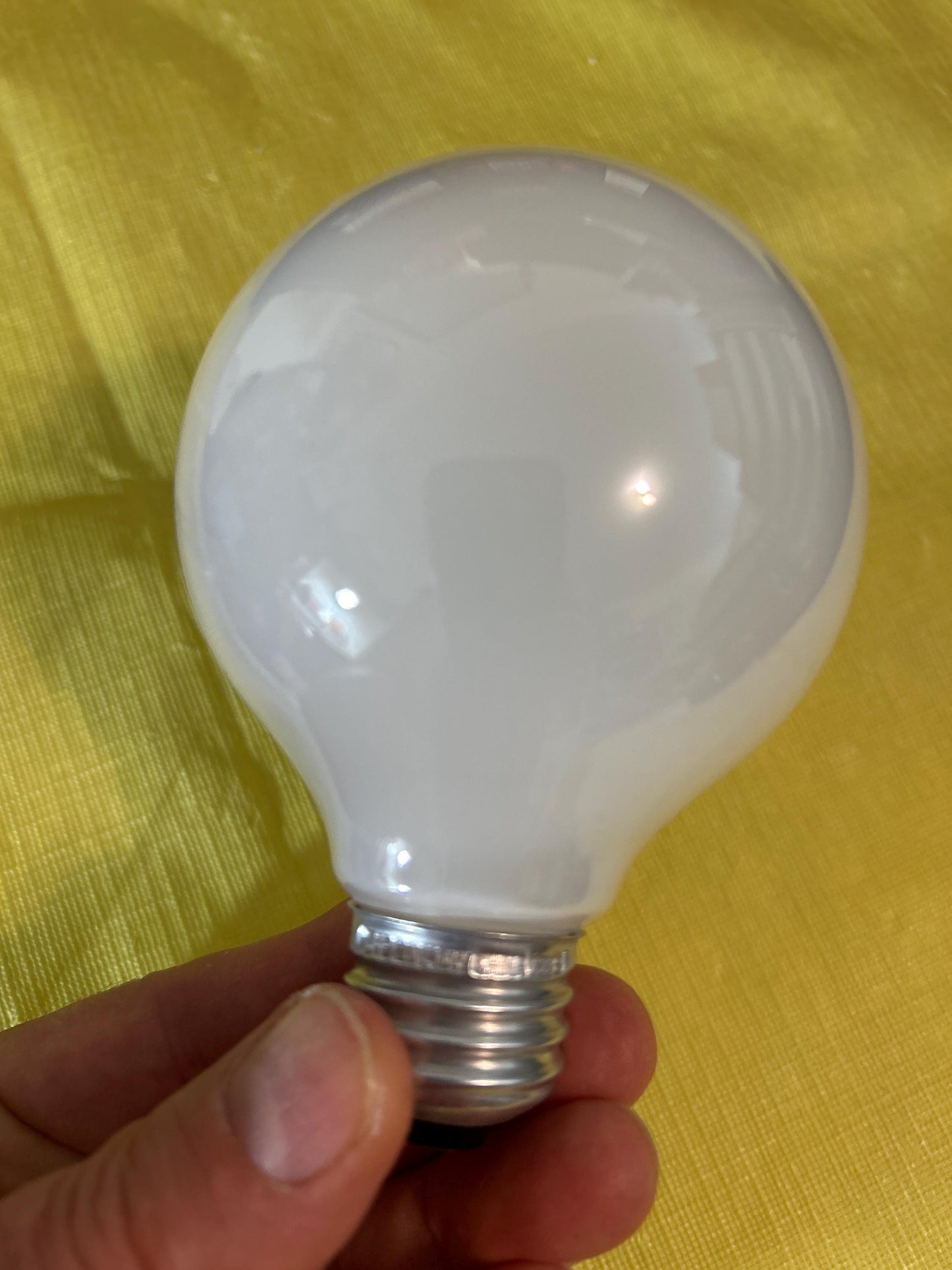 GE Soft White Globe Light Bulbs: 40W E26 Decorative Lighting 4-Pack